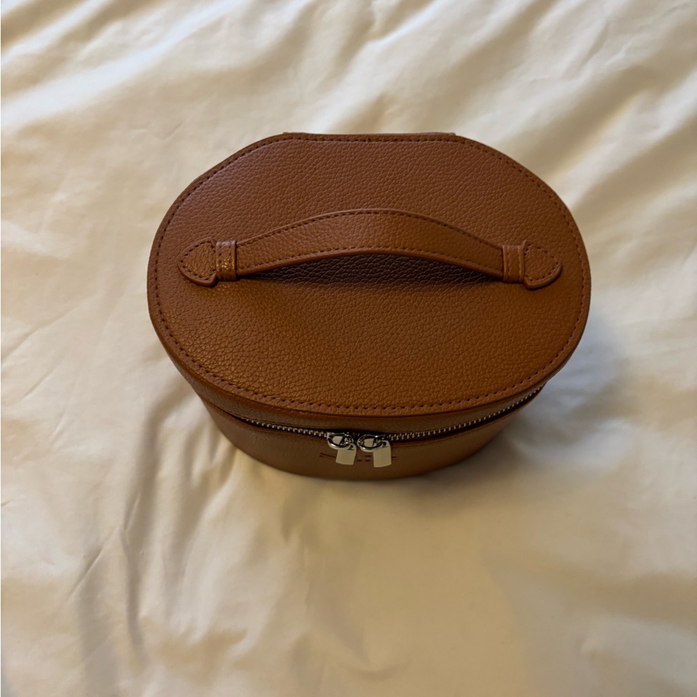 Saie Vanity Case Makeup Bag/ Travel
Cosmetic Bag -Brown . PRICE IS FIRM - Picture 3 of 15